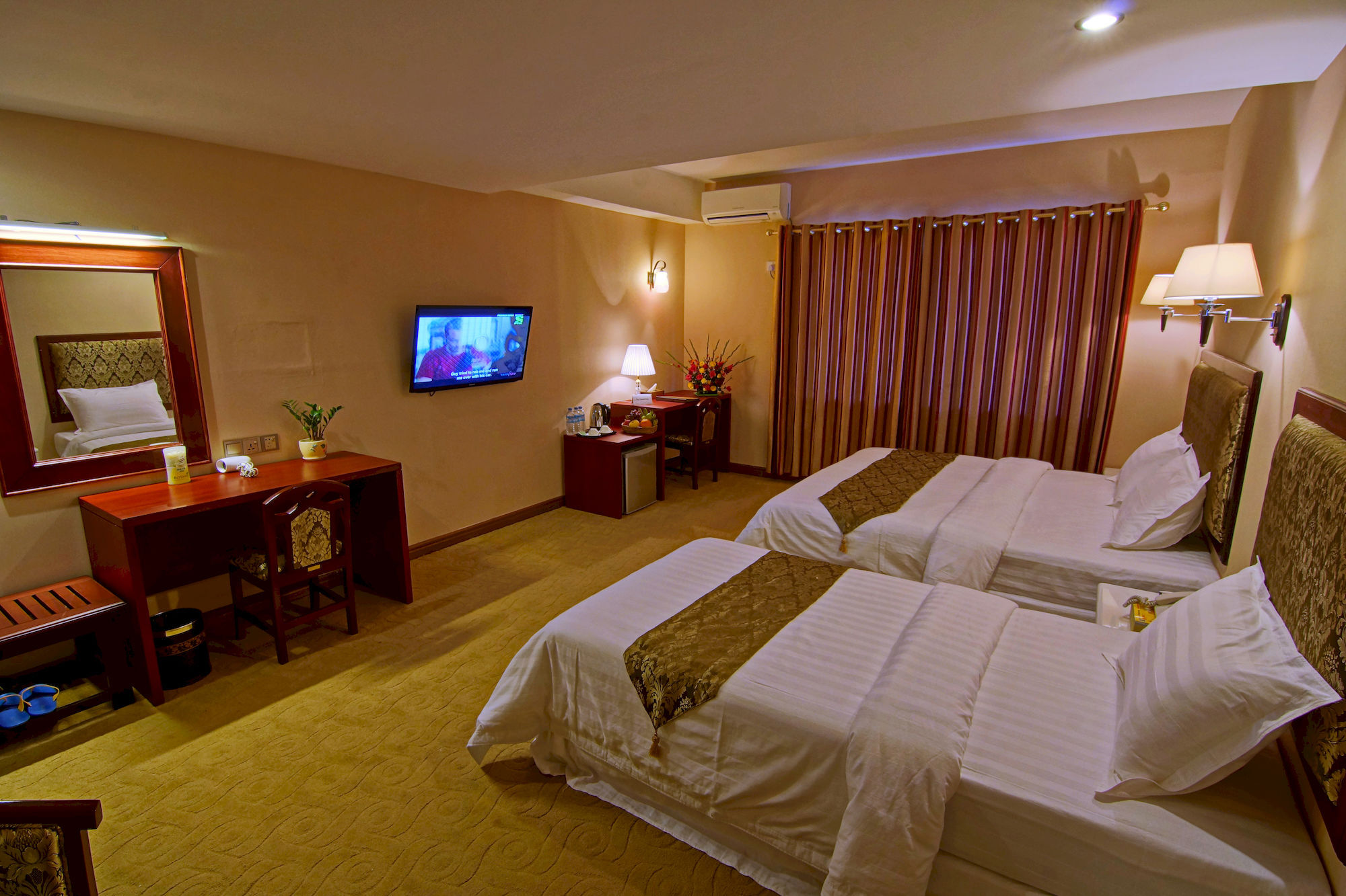 M3 Hotel Mandalay Buitenkant foto